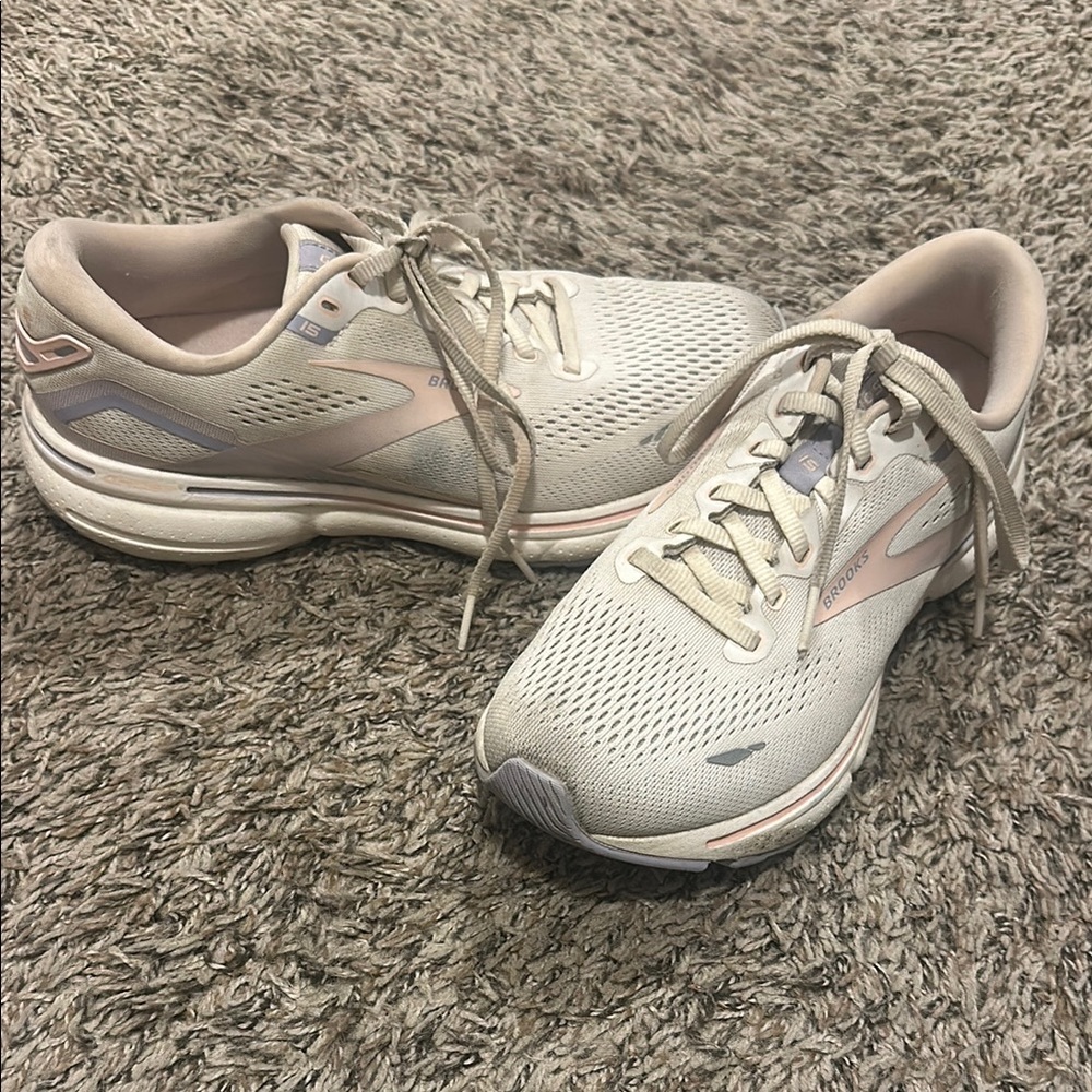 Brooks Ghost 15 Women's Beige Running Shoes